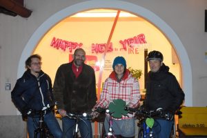 Die Radlobby St. Pölten eröffnete die Radlsaison beim Neujahrs-Radlstammtisch im Löwenhof.<br>von links: Georg Mitterlehner, Dieter Schmidradler, Maria Zögernitz, Walter Heimerl-Lesnik<br>Foto: Werner Hrabak, Radlobby St. Pölten