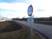 Wiener Neustadt / Bad Fischau: Illegales Fahrverbot Richtung Bauhaus