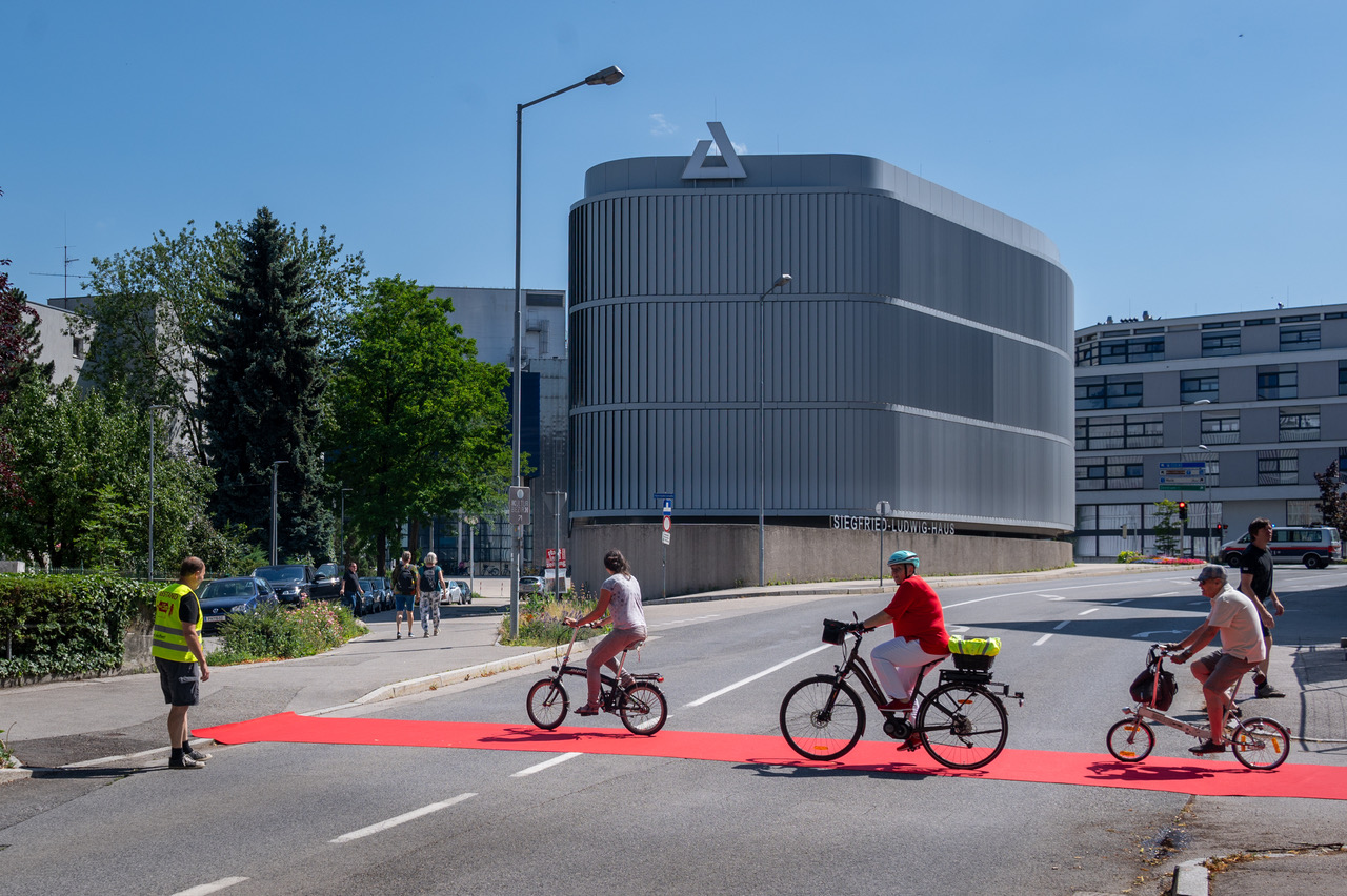 Querungshilfe der Radlobby über Rennbahnstraße