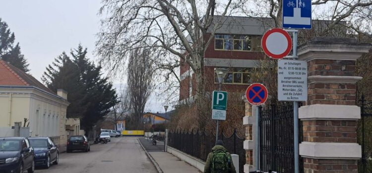 Schulbeginn in Wiener Neustadt: Schulstraßen contra Elterntaxis