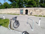 Wr.Neustadt – Liese Prokop-Weg: Radständer montiert