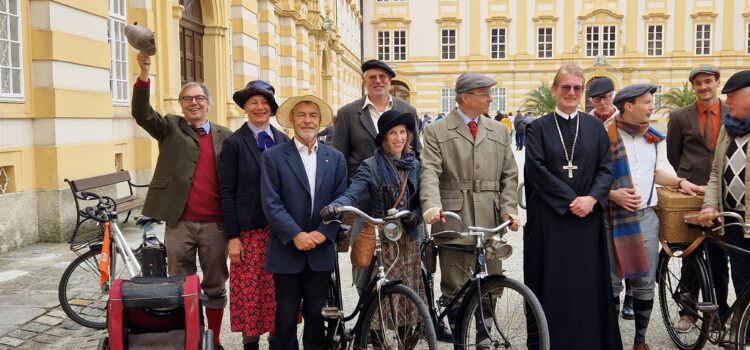 Elegant durch Melk geradelt – beim 12. Tweedride in der Barockstadt Elegant durch Melk geradelt – beim 12. Tweedride in der Barockstadt