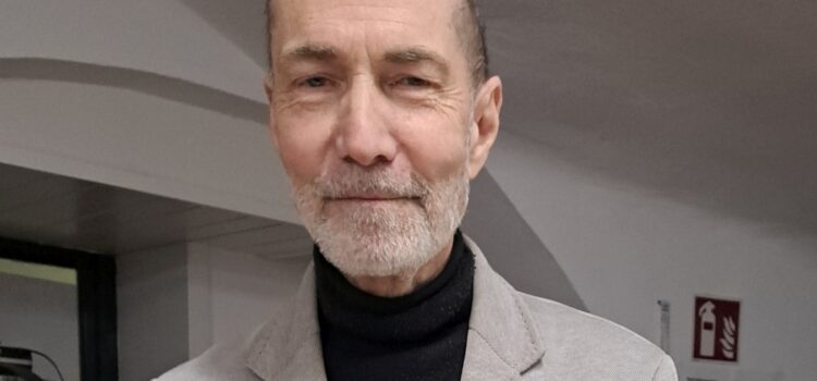 Friedrich Krajnik mit Goldener Stadtwappennadel von Wiener Neustadt ausgezeichnet Friedrich Krajnik mit Goldener Stadtwappennadel von Wiener Neustadt ausgezeichnet