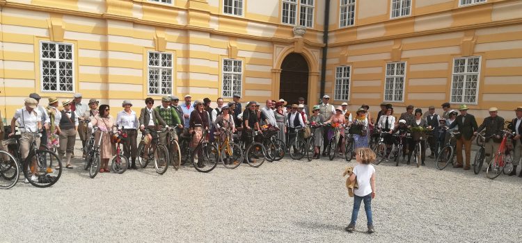 70 Radlerinnen und Radler beim 5. Melker Tweedride beweisen:<br>Radfahren macht schön!