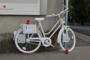 Ghost Bike für tödlich verunglückte Radfahrerin
