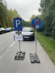 Verparkte Rollfährestraße – leerer Parkplatz Hafenspitz?