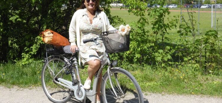 Radfahrerin des Frühjahrs