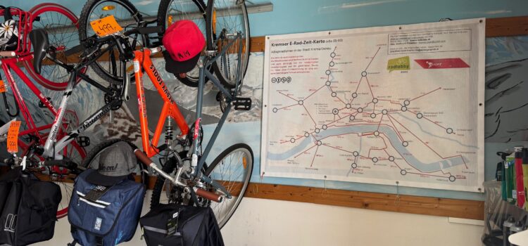 Krems: Radzeitkarte der Radlobby in Fahrradgeschäft Krems: Radzeitkarte der Radlobby in Fahrradgeschäft