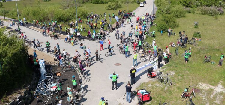 300 Menschen bei großer Raddemo gegen Ostumfahrung!