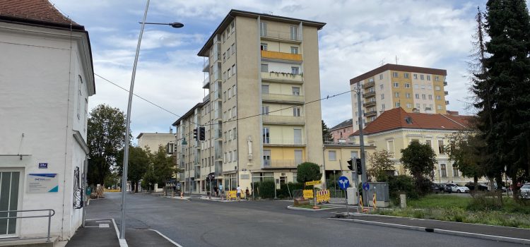 NÖN Berichte zum Ringstrassen-Radweg: Lichtmast als Radfalle