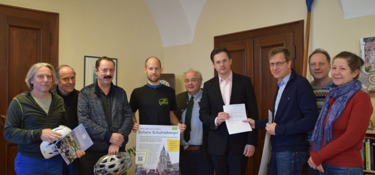 Klosterneuburg | Bürgermeister: „Radfahrer dürfen ja auch die Straße benützen“