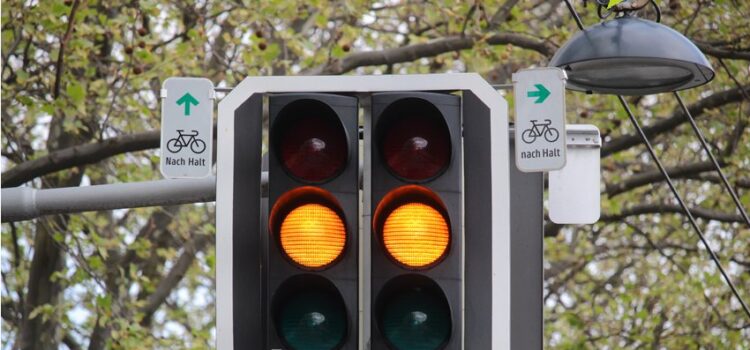 Erstmals in Österreich: Zwei Rad-Grünpfeile an einer Ampel